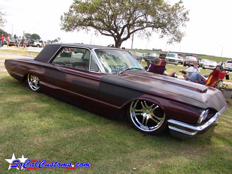 http://www.socalcustoms.com/Shows/2005/GatorDrag/images/DSC01706.jpg